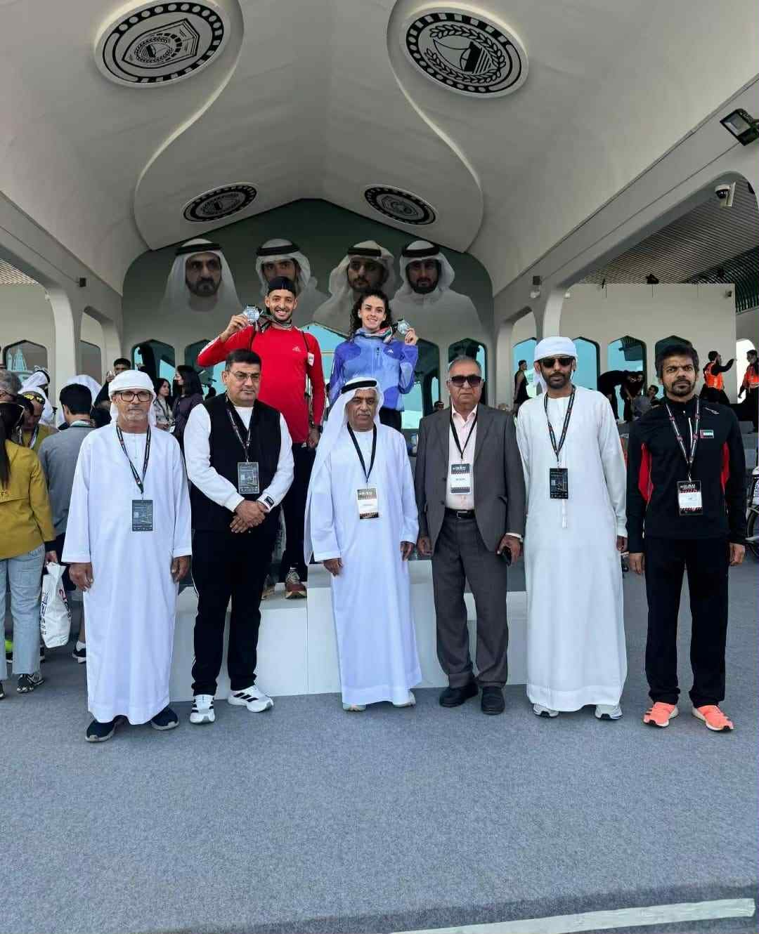 أبطال نادي الاستقلال يبدعون في ماراثون دبي الدولي