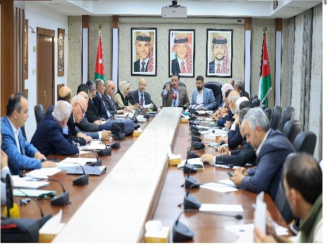 “العمل النيابية” تدرس معدل الضمان تمهيداً لحوارات موسعة