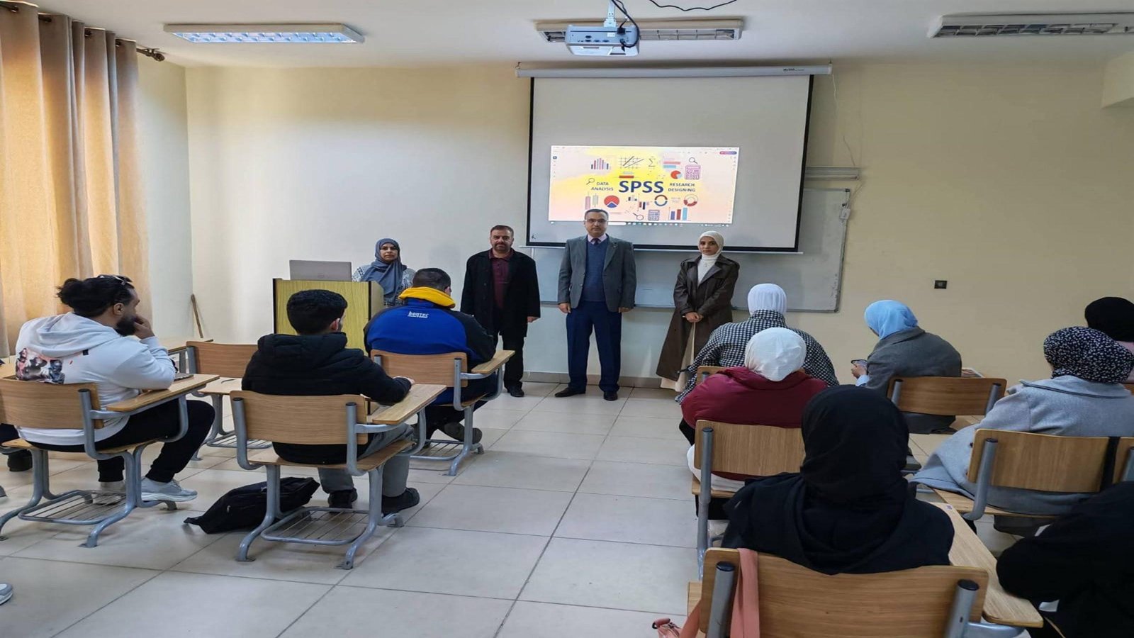 جانب من ورشة “التحليل الإحصائي باستخدام برنامج SPSS” في جامعة عجلون الوطنية