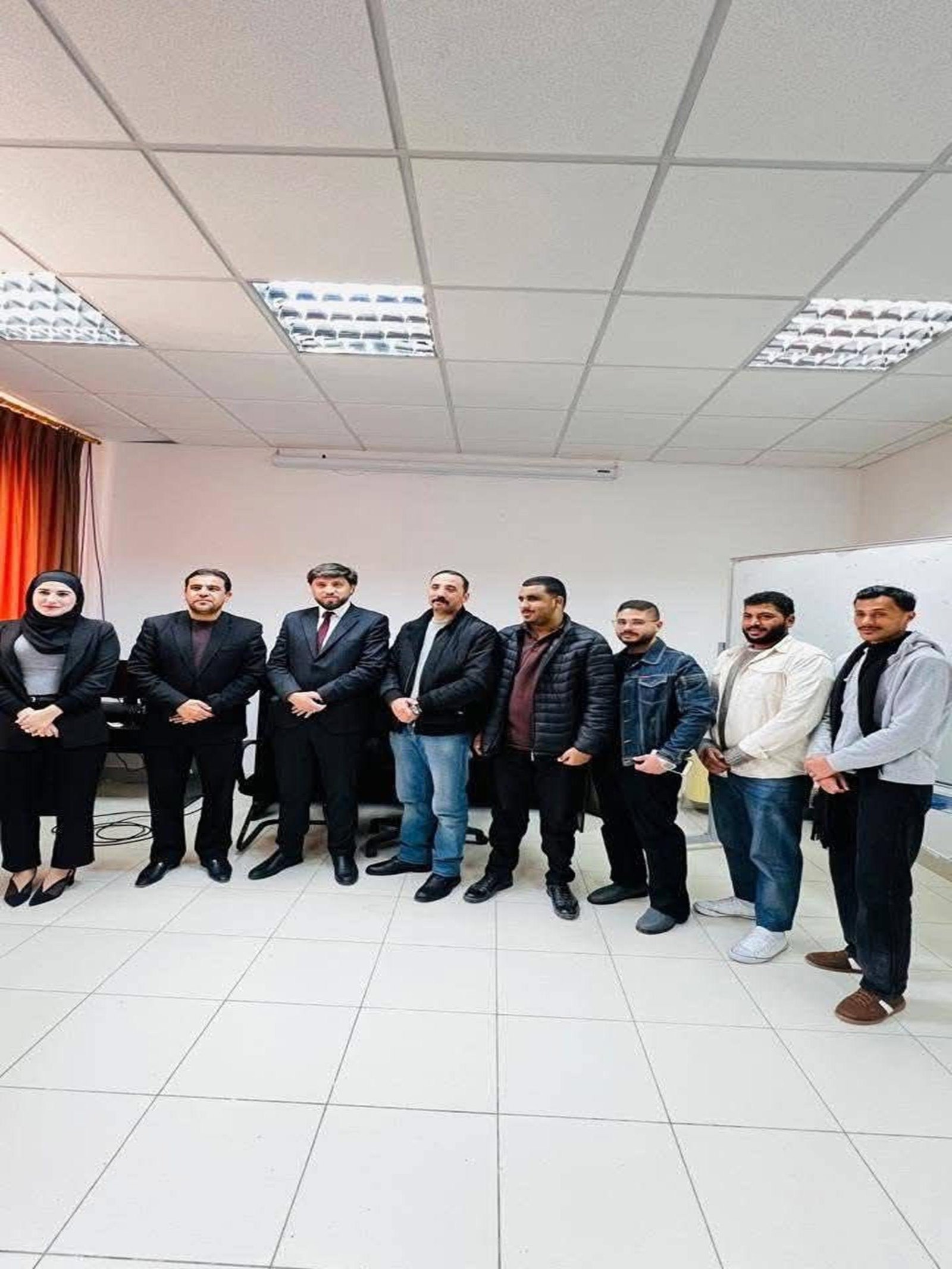 مركز الاستشارات وخدمة المجتمع بالتعاون مع كلية العلوم التربوية ينفذان ورشة “الصحة النفسية الرقمية”