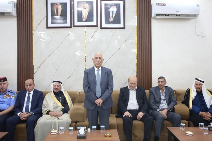*مندوبا عن الملك وولي العهد.. العيسوي يعزي المجالي والداود والصباغ