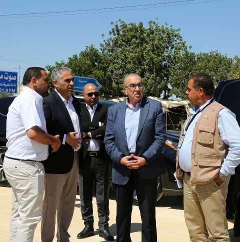 وزير الأشغال يتفقد مشاريع طرق ومدارس في مادبا