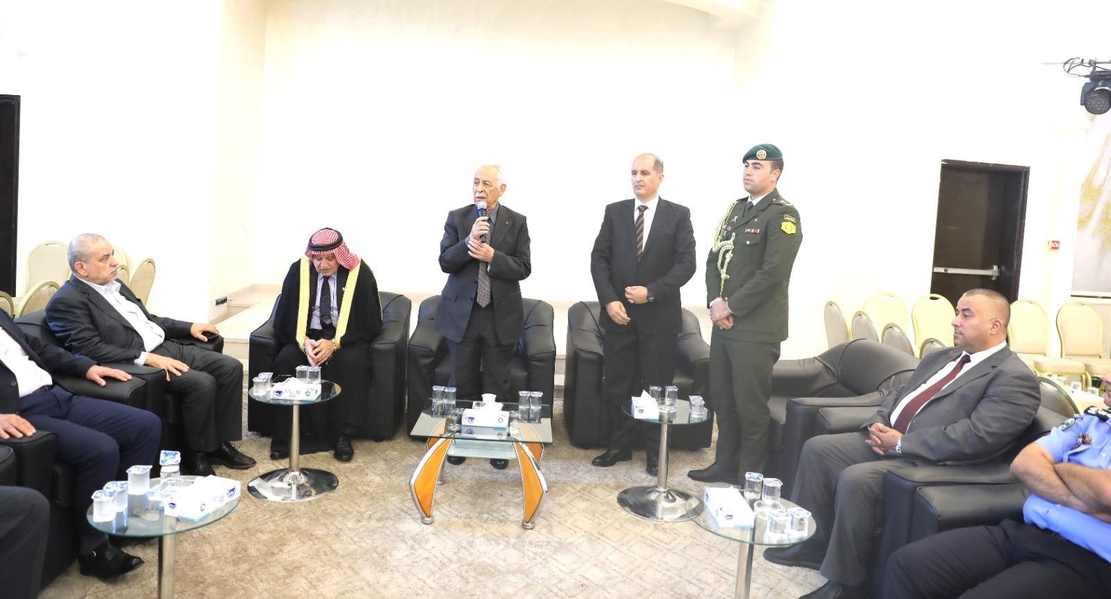 مندوبا عن الملك وولي العهد.. العيسوي يعزي العبيدات