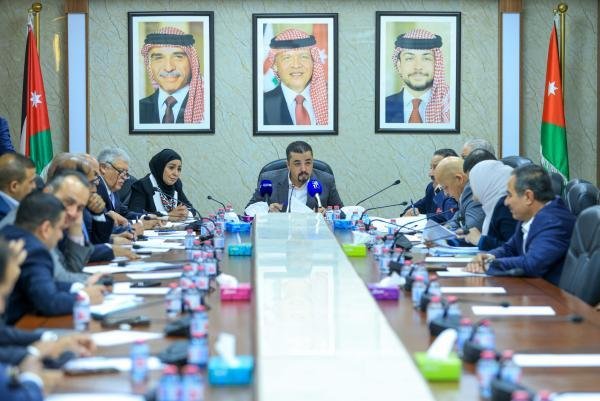 “العمل النيابية” تشرع بمناقشة مشروع قانون تنظيم العمل المهني
