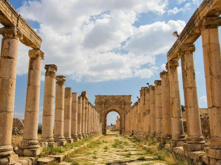 الخضير: تطوير شامل لمرافق مهرجان جرش وبرنامج فني وثقافي استثنائي في دورته الأربعين