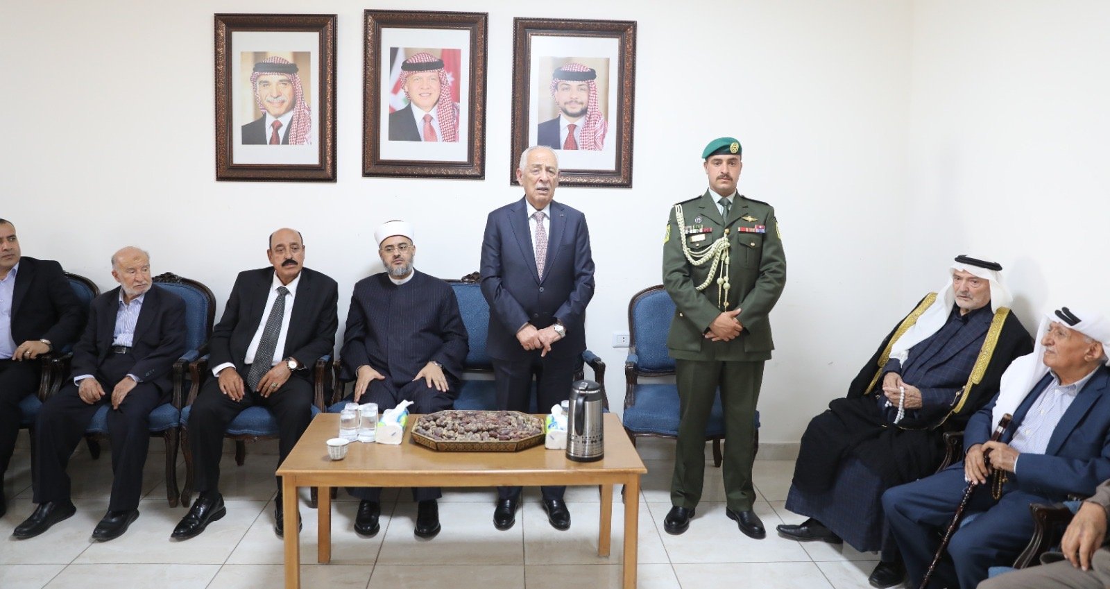 *مندوبا عن الملك وولي العهد.. العيسوي يعزي نقرش والغنميين*