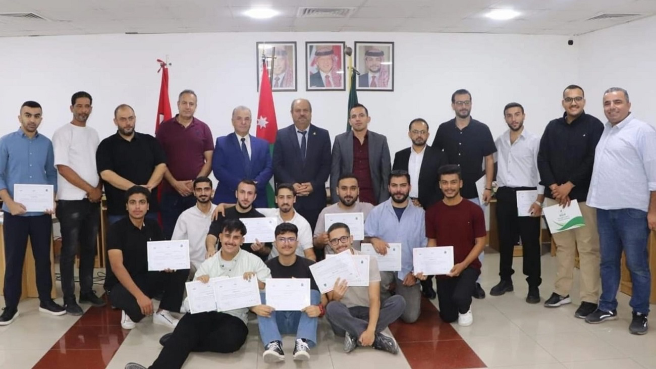 ” إعلام اليرموك ” تكرّم طلبة وعاملين تقديراً لجهودهم في تغطية حفلات تخريج فوج اليوبيل الذهبي